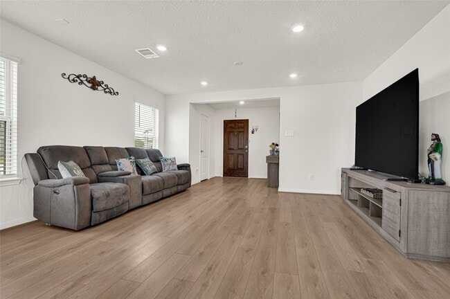Photo - 5510 Blackbird Ln