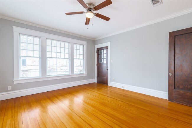 Photo - 806 Winbern St Unit 2
