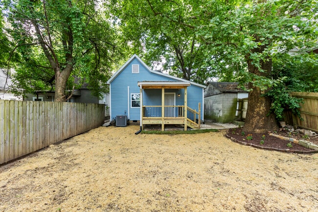 Photo - 317 Ross Ave