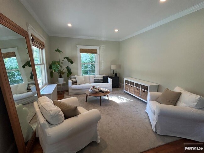 Photo - 186 Godwin Ave