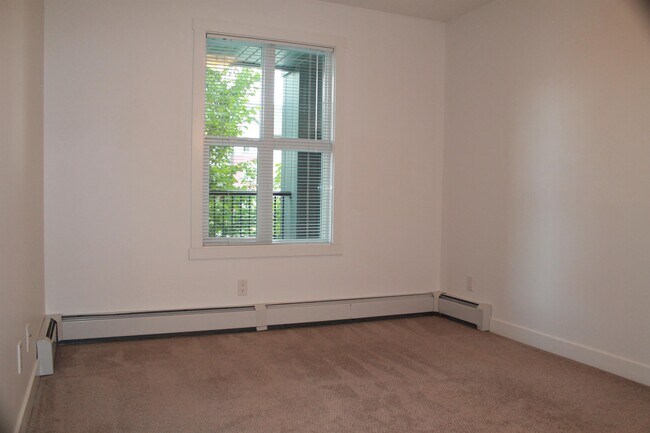 Photo - 667 Watt Blvd SW