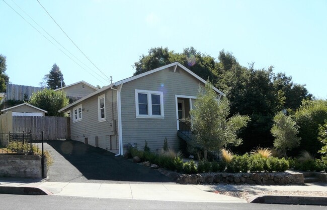 Photo - Updated 2 Bedrooms, 1 Bath Alta Heights Home Near Downtown Napa