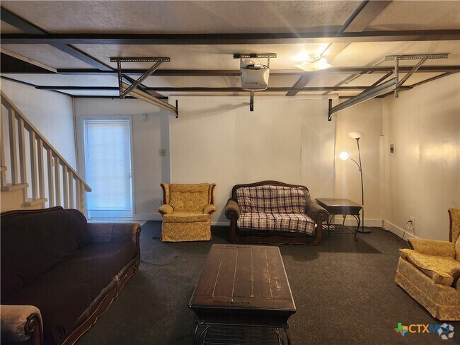 Building Photo - 102 Duke St Rental