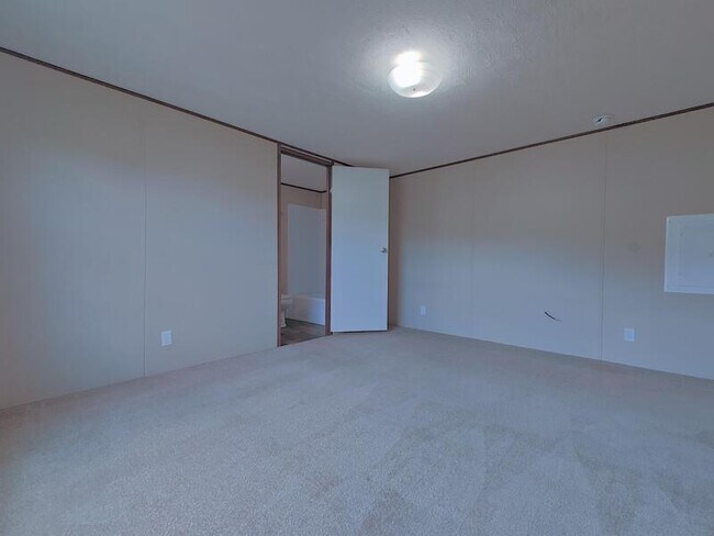 312 W Tower Ln