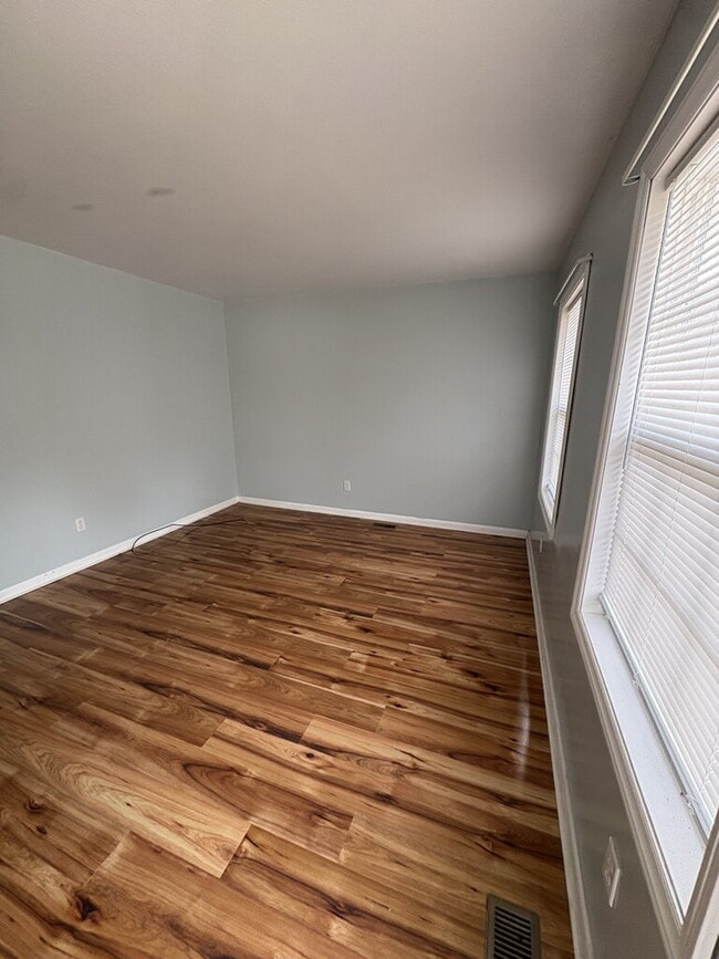 Photo - 123 Arthur Ct