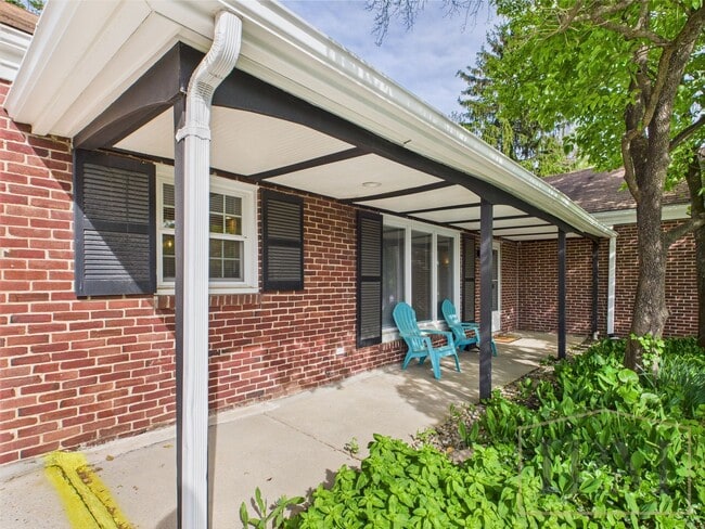 Photo - 1371 Irving Rd
