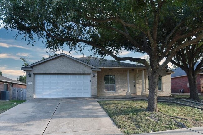 Building Photo - 3305 Stonewall Dr