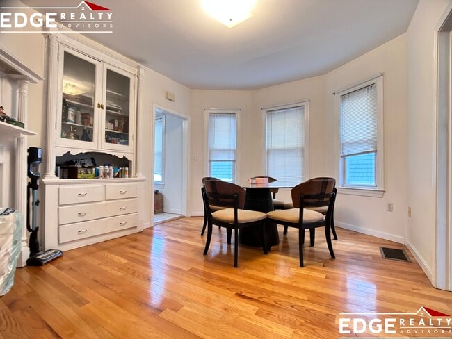 Photo - 64 Brooks St Unidad 3