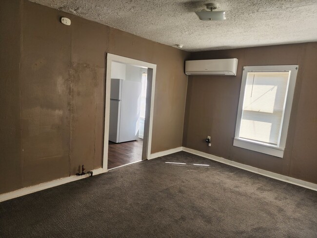 Photo - 416 W 6th St