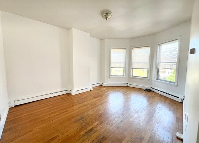 Photo - 848 Huntington Ave Unidad 2