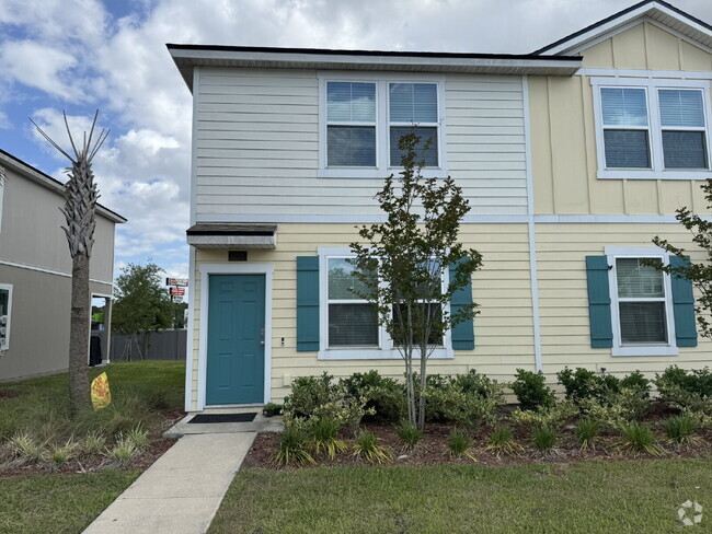 Building Photo - Rivergate Modern Townhome Near Downtown & ...