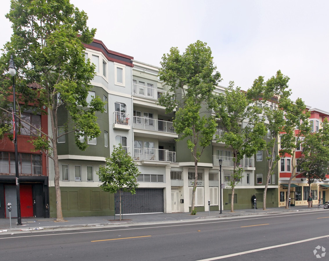 Photo - Plaza del Sol Apartments
