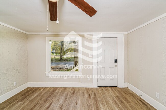 Photo - 608 77th Way S