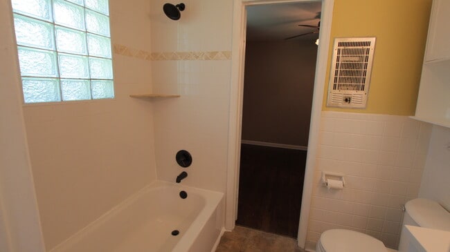 Photo - 2425 Chapel Avenue