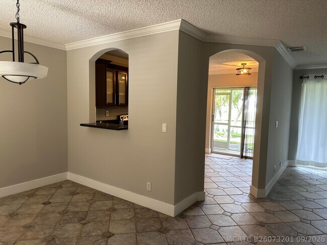 Photo - 1044 Arezzo Cir