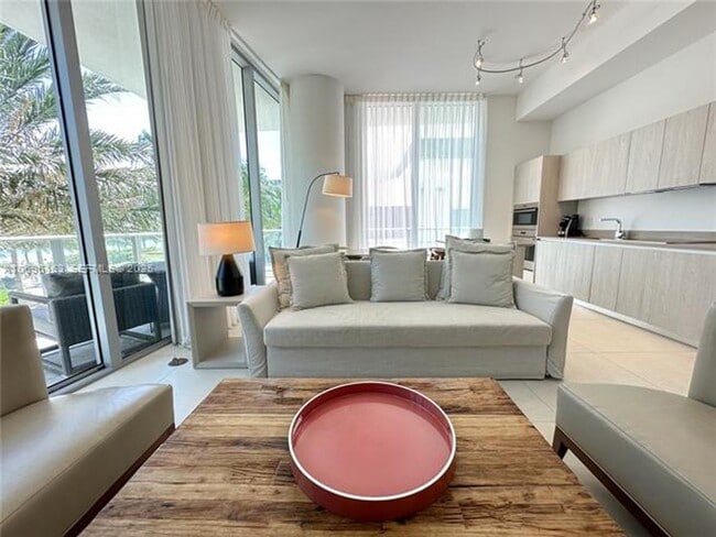 Building Photo - 4111 S Ocean Dr Unit 4111 S Ocean Dr 205