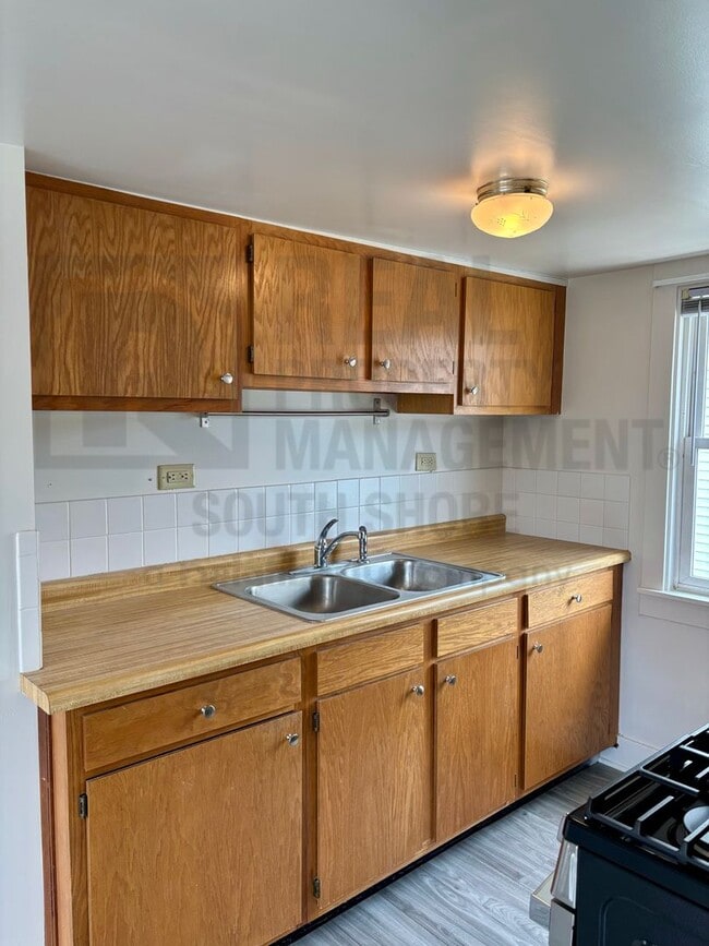 Photo - 430 Keilman St Unit B