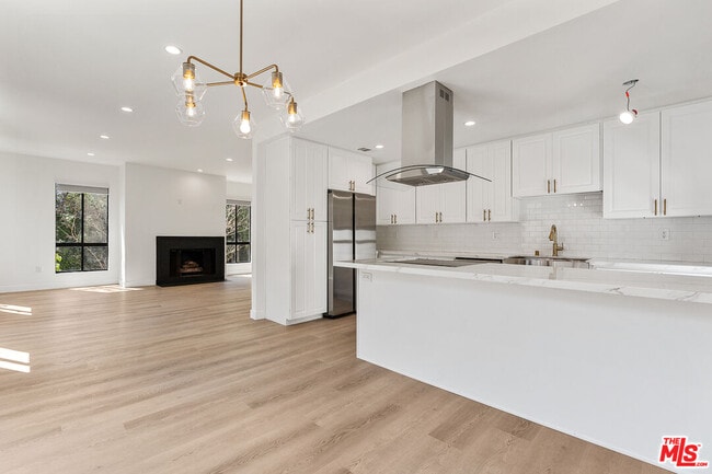 Photo - 9191 Charleville Blvd Unidad 202