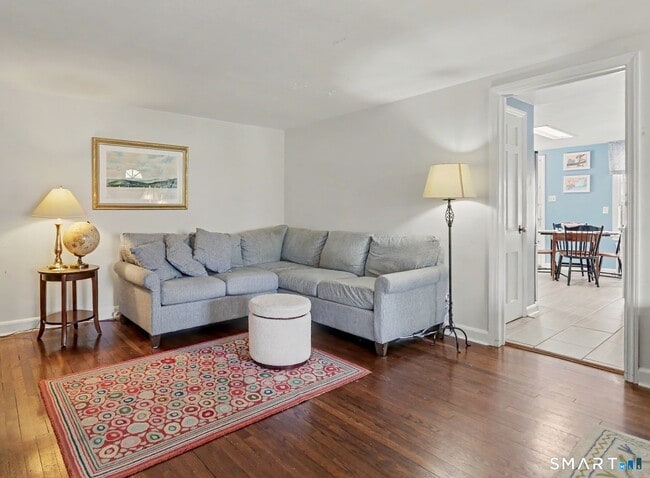 Photo - 40 Oakwood Dr