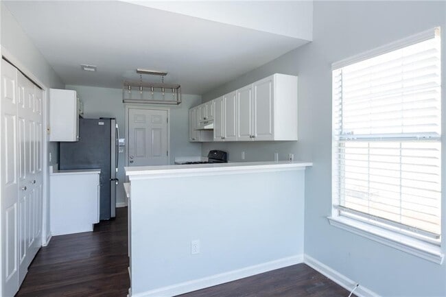 Photo - 3690 Manor Ct SW