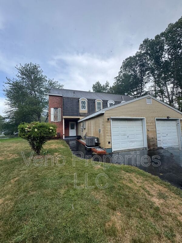 Photo - 2 Haystack Rd E House