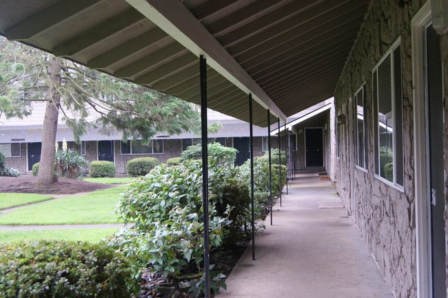 Photo - Townhouse Square Apartments