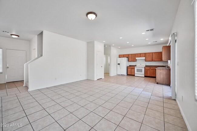 630 E Dekalb Ln
