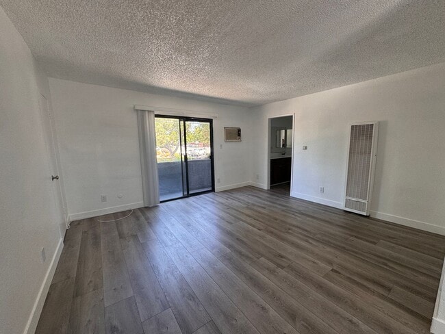 Building Photo - 18416 Halsted St Unit 211 Rental