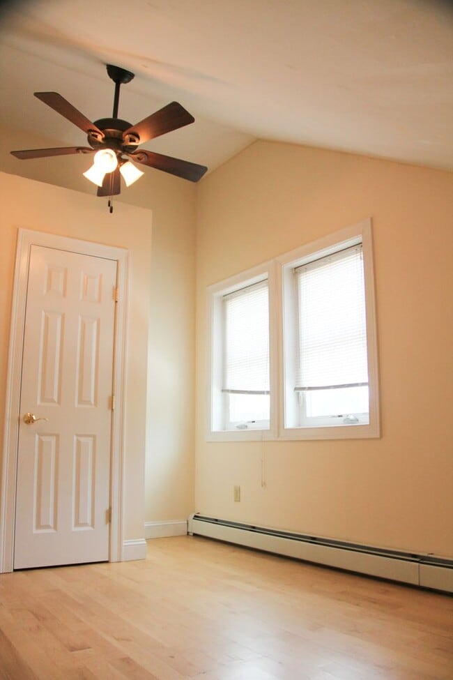 Building Photo - 158 North St Unit APT F