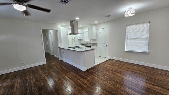 Building Photo - 6806 Jay St