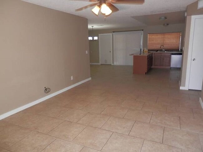 Photo - 804 W Colgate Dr