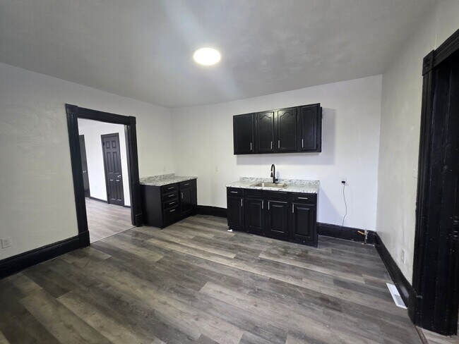 Photo - Updated 1 bedroom 1 bath for rent in Arlington!
