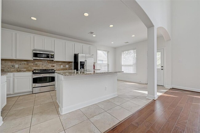 Photo - 71 N Rocky Point Cir House