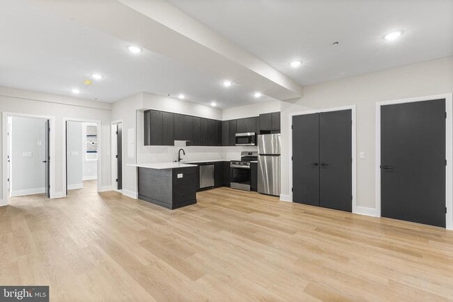 Building Photo - 1903 Jackson St Unit 1