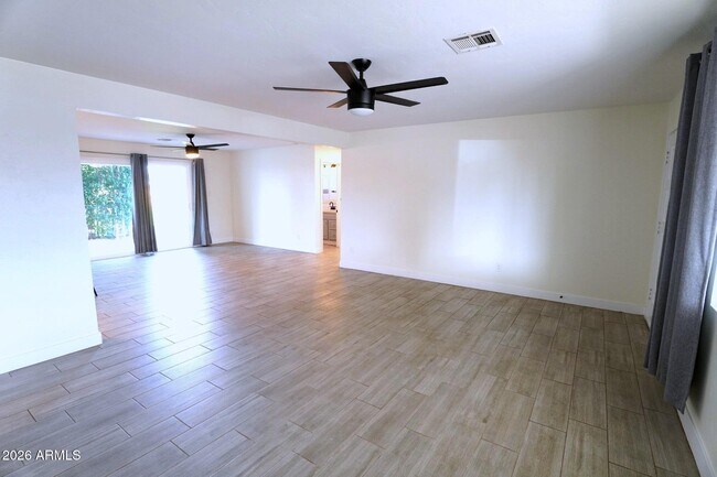 Photo - 2114 W San Juan Ave