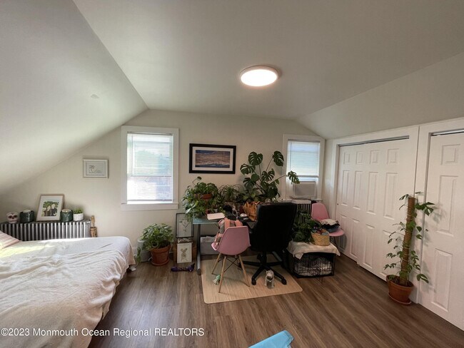 Photo - 303 7th Ave