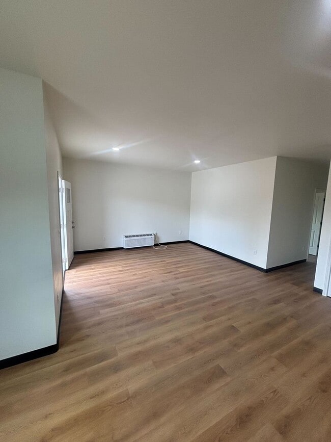 Photo - 231 Walnut Hill Ln