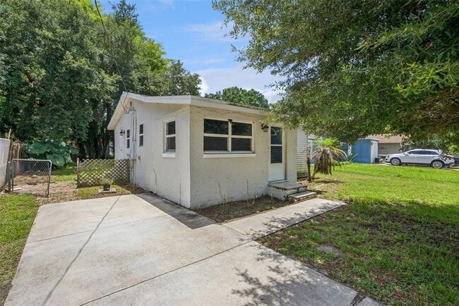 Building Photo - 5000 Huppel Ave