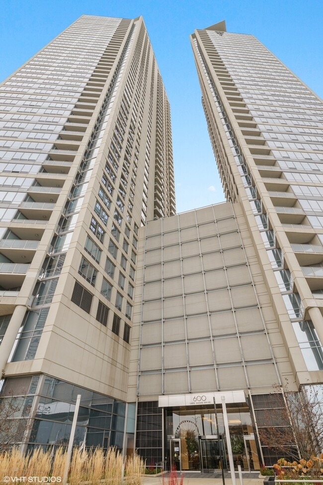 Building Photo - 600 N Lake Shore Dr Unit 2004 Rental