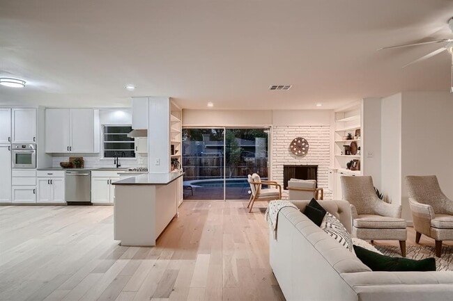 Photo - 5325 Western Hills Dr