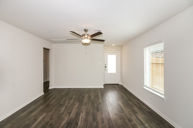 Photo - 7522 Thrips Ln