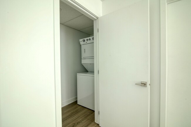 Photo - 9675 Av. Papineau Unit 402