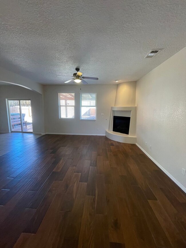 Photo - Pristine 4 bdr, 2 1/2 bath w/2 car garage ...