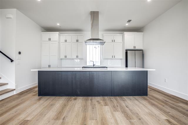 Building Photo - 2143 Mail Ave Unit 103