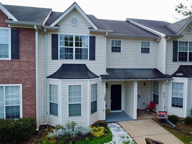 Photo - 130 Hawkeye Ln NW