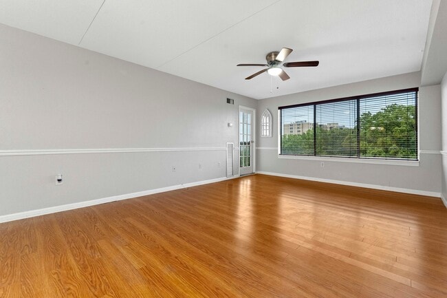 Photo - 6300 Stevenson Ave Unit 907