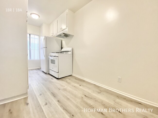 Photo - 634 N St Andrews Pl Apartment Unit 6