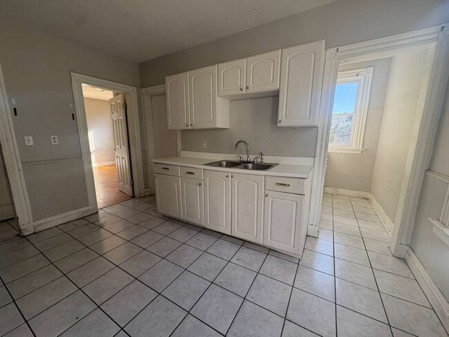 Building Photo - 269 Norton St Unit 1B