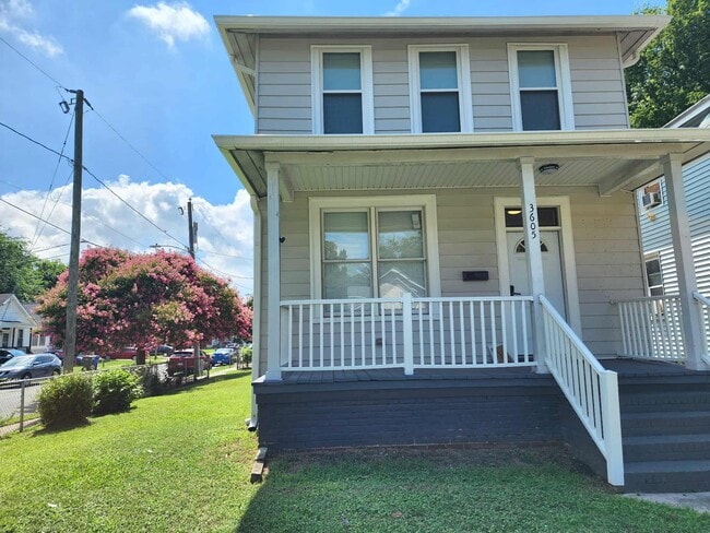 Building Photo - 3605 Killam Ave Rental