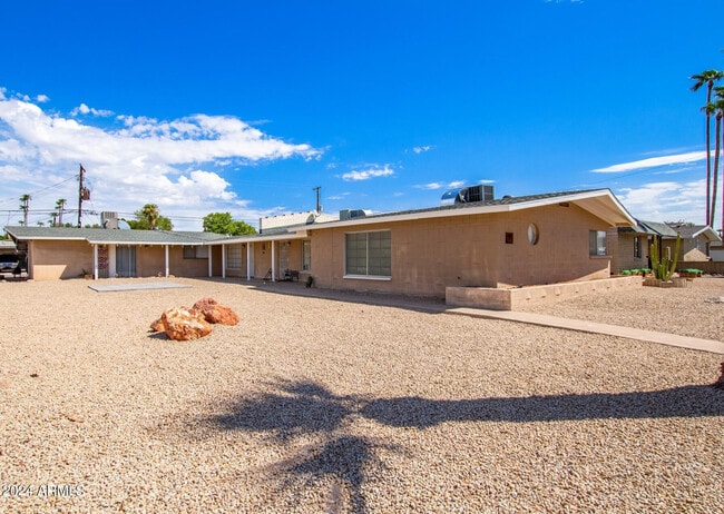 Building Photo - 3646 E Glenrosa Ave Unit Apt 2